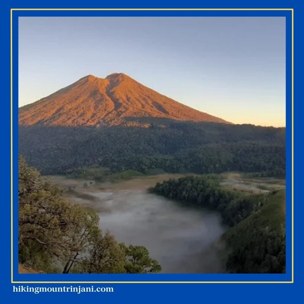 Hiking Mount Rinjani in December