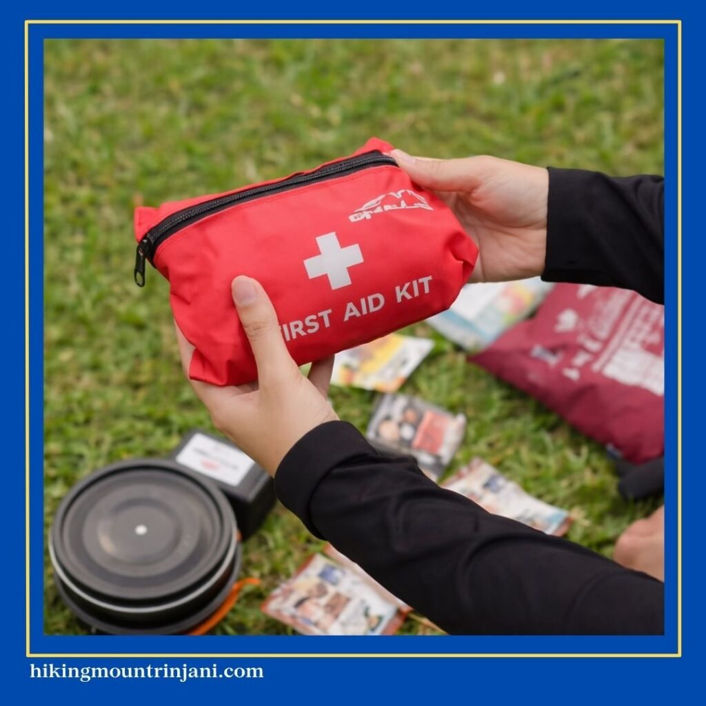 Barang Yang Wajib Dibawa Saat Naik Gunung